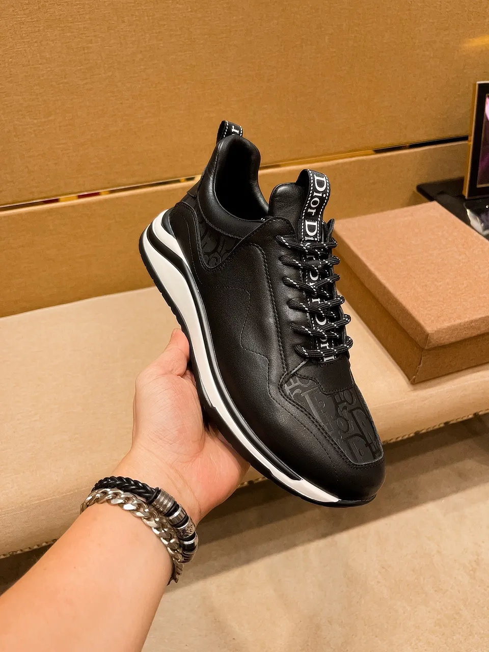 Men's shoes💰 420💰🔥[Dior]🔥High-end brand of men's shoes official website 1:1 latest masterpiece: the upper is made of Italian imported first-layer cowhide with a comfortable and breathable lining➕original non-slip and wear-resistant outsole🔥, making walking more convenient and comfortable! An exclusive new model, a stunning work, a beautiful 1:1 replica [color] compared to the official quality! Create a fashionable personality to set off your uniqueness! A must-have for trendy men! Classic🔥Size: Male 38-44 2⃣️colors available🔥
